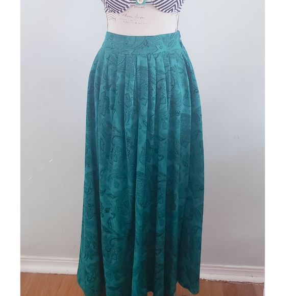 Dresses & Skirts - Vintage Green Teal Maxi Skirt